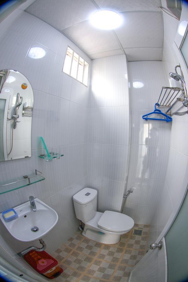Son Thinh Guesthouse Хошимин Экстерьер фото