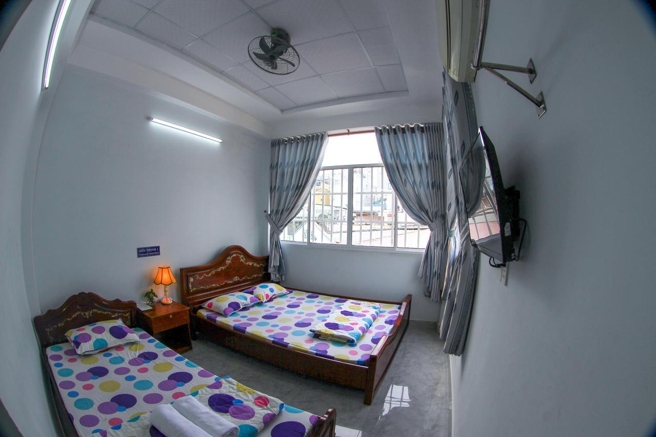 Son Thinh Guesthouse Хошимин Экстерьер фото