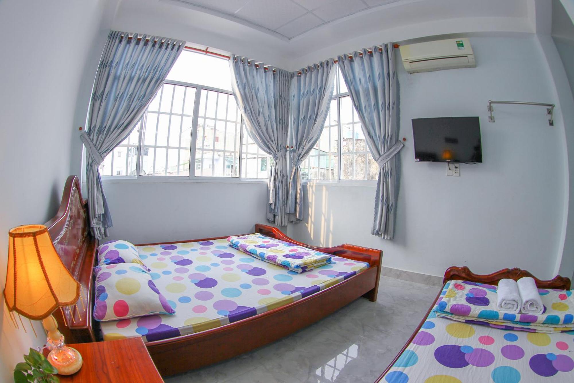Son Thinh Guesthouse Хошимин Экстерьер фото