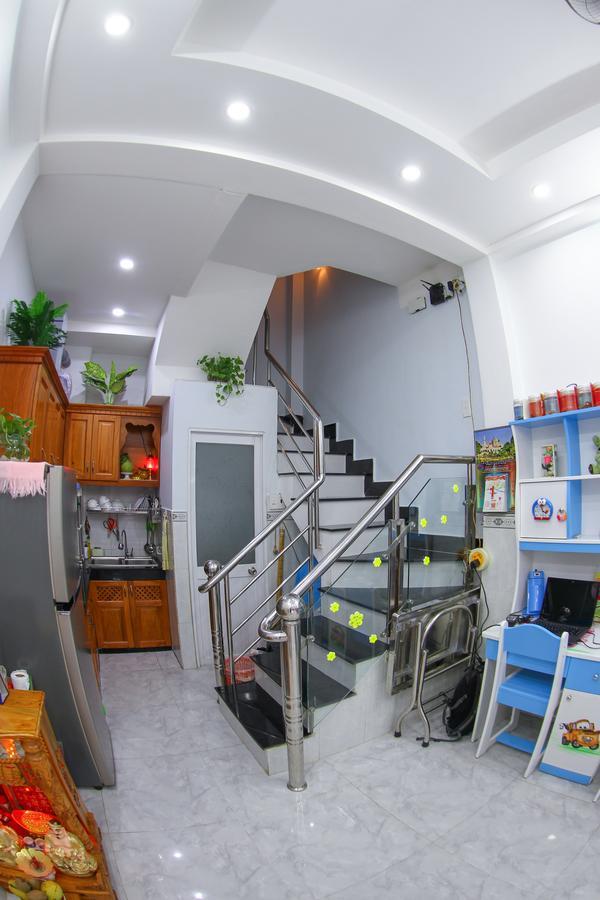 Son Thinh Guesthouse Хошимин Экстерьер фото