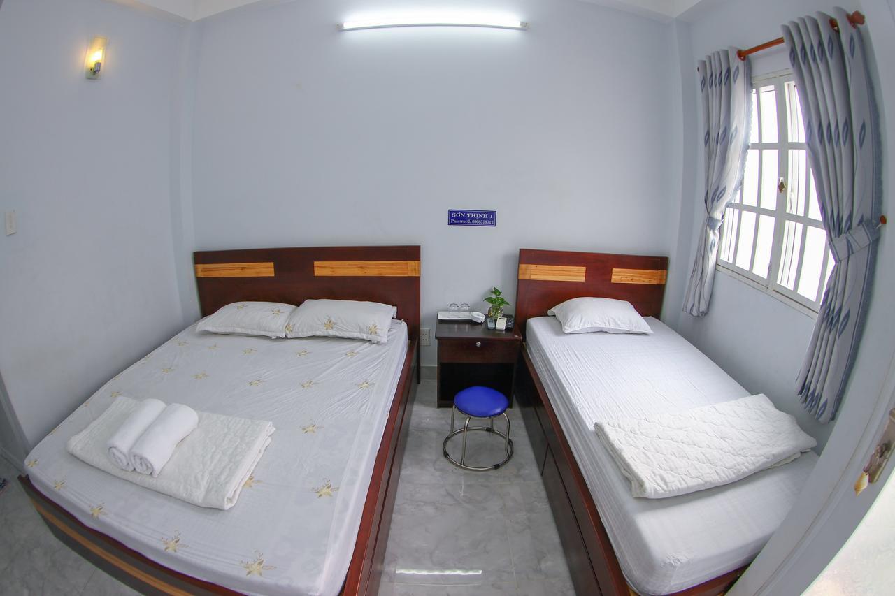 Son Thinh Guesthouse Хошимин Экстерьер фото